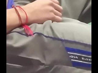 Mi classmate sufre una Ereccion en Clases