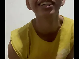 Ni&ntilde;o trans con culo hermoso