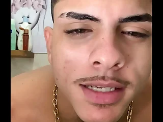 Gozando gostoso no chuveiro&excl;